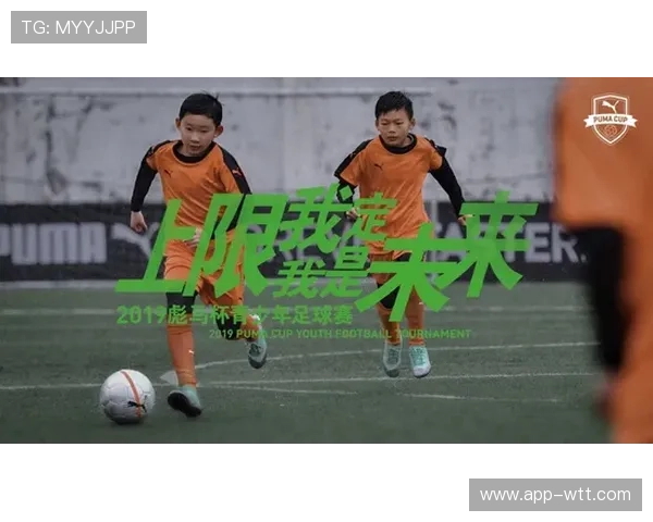 每一次划水转身都是运动员突破自我极限的见证与挑战