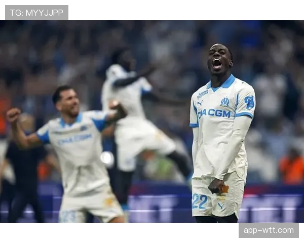 巴黎举办“足球与城市”主题展览,展示法甲俱乐部历史影像 巴黎举办“足球与城市”主题展览,展示法甲俱乐部历史影像