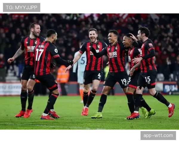 曼联瞄准伯恩茅斯双星：19岁前锋克鲁皮与28岁中卫塞内西